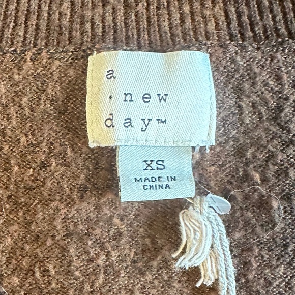 Brown Sweater - Picture 2 of 3